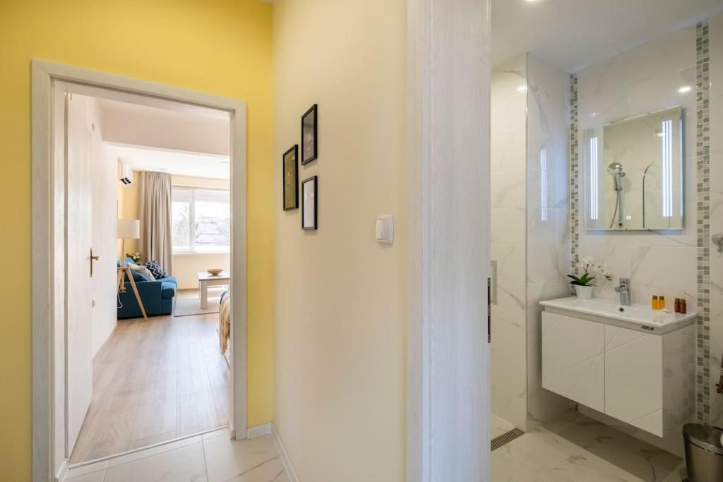 New Central Located Peaceful 1Bdr Self Check-In Sofia Ngoại thất bức ảnh